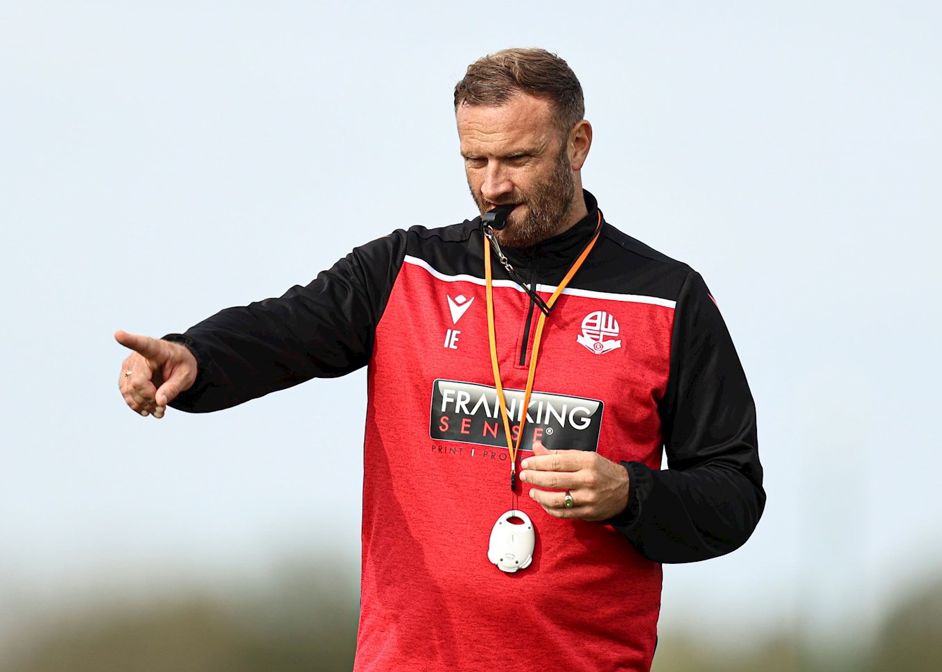 Ian Evatt pointing training.jpg