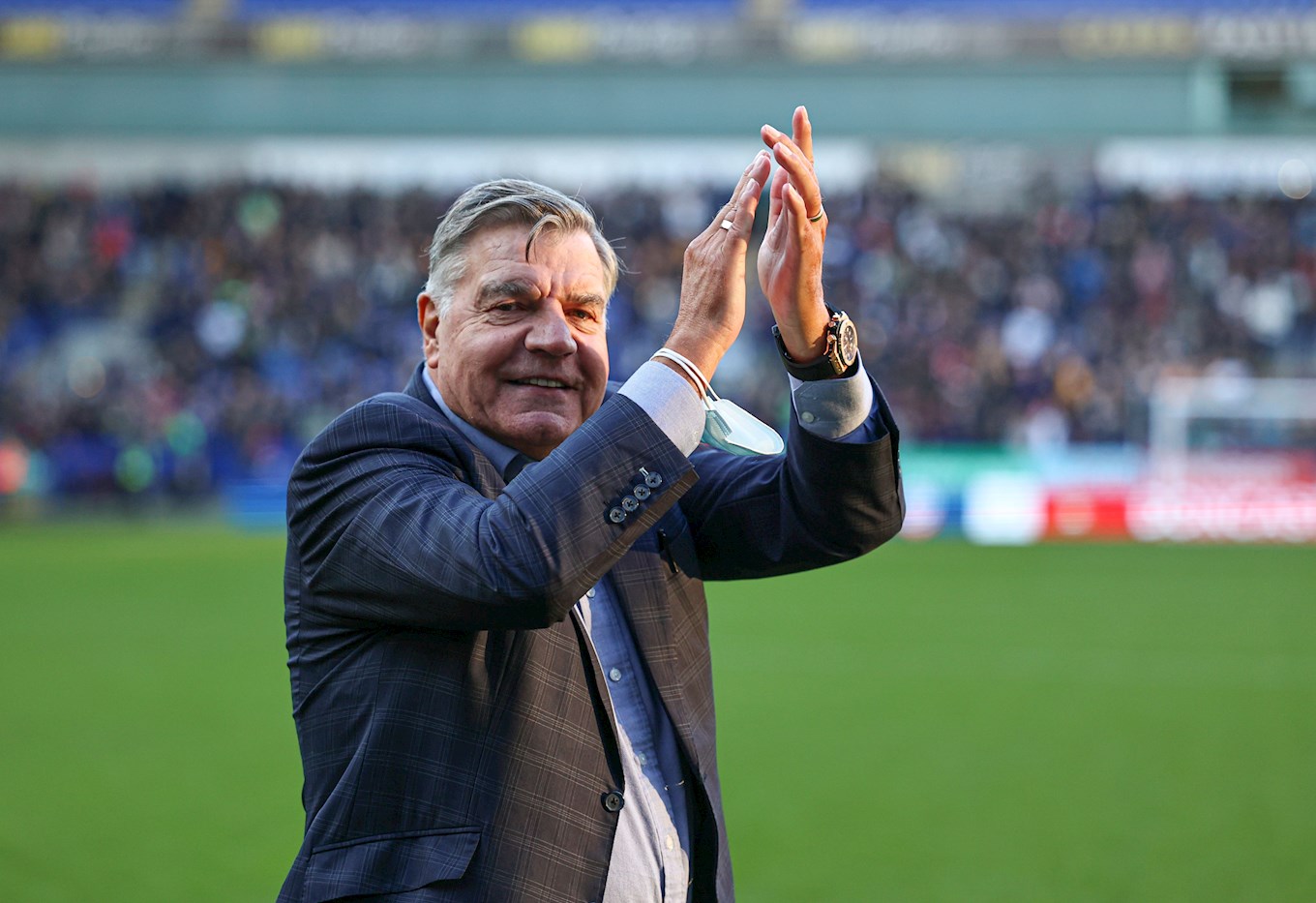 Sam Allardyce applause.jpg